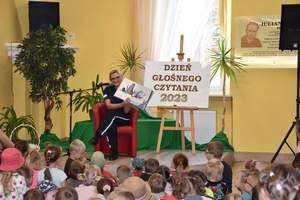 Dzień Głośnego Czytania w Bibliotece w Strzyżowie