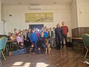 Grupa uczestników spotkania.